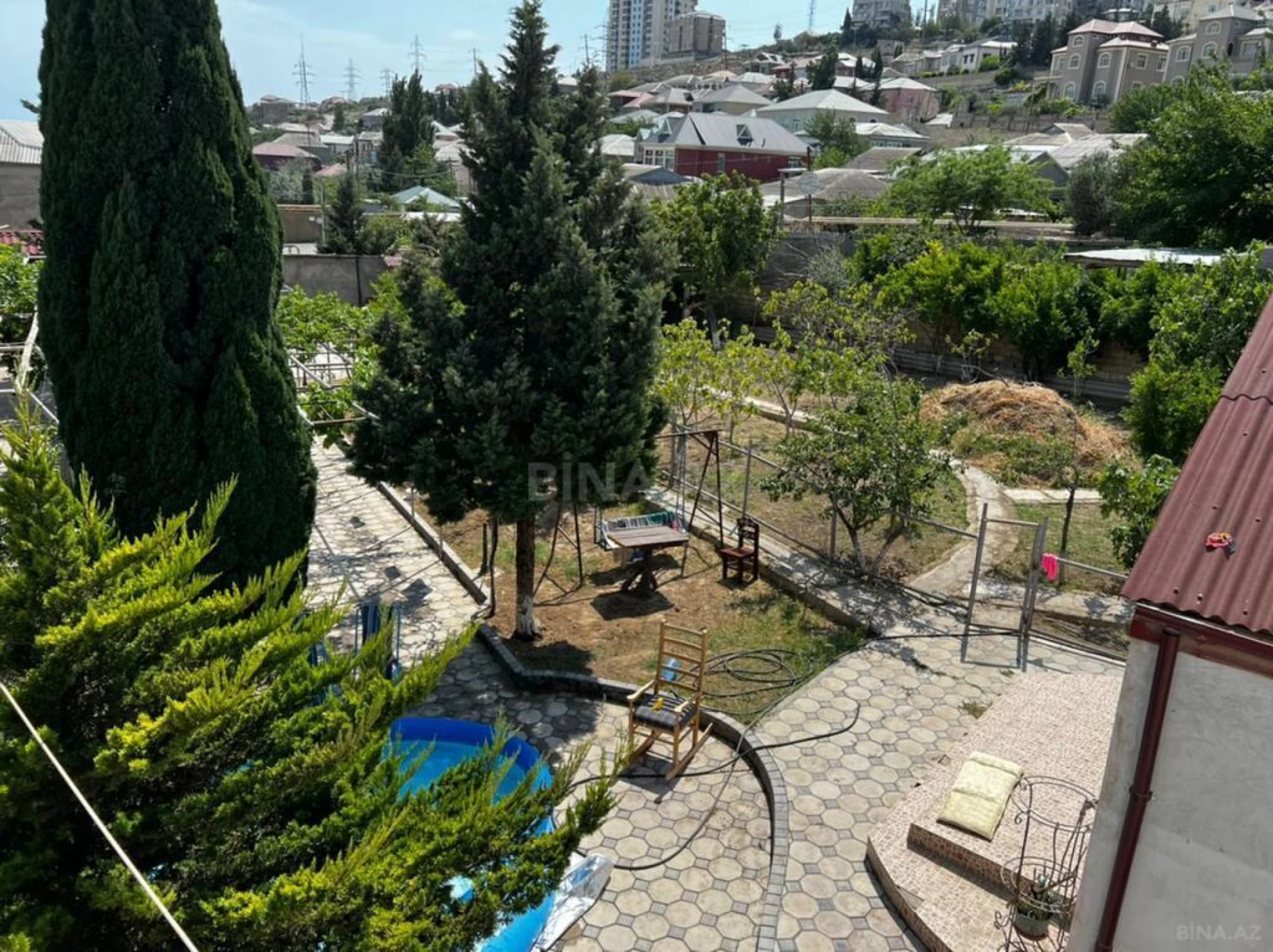 Satılır 6 otaqlı həyət evi 300 m²