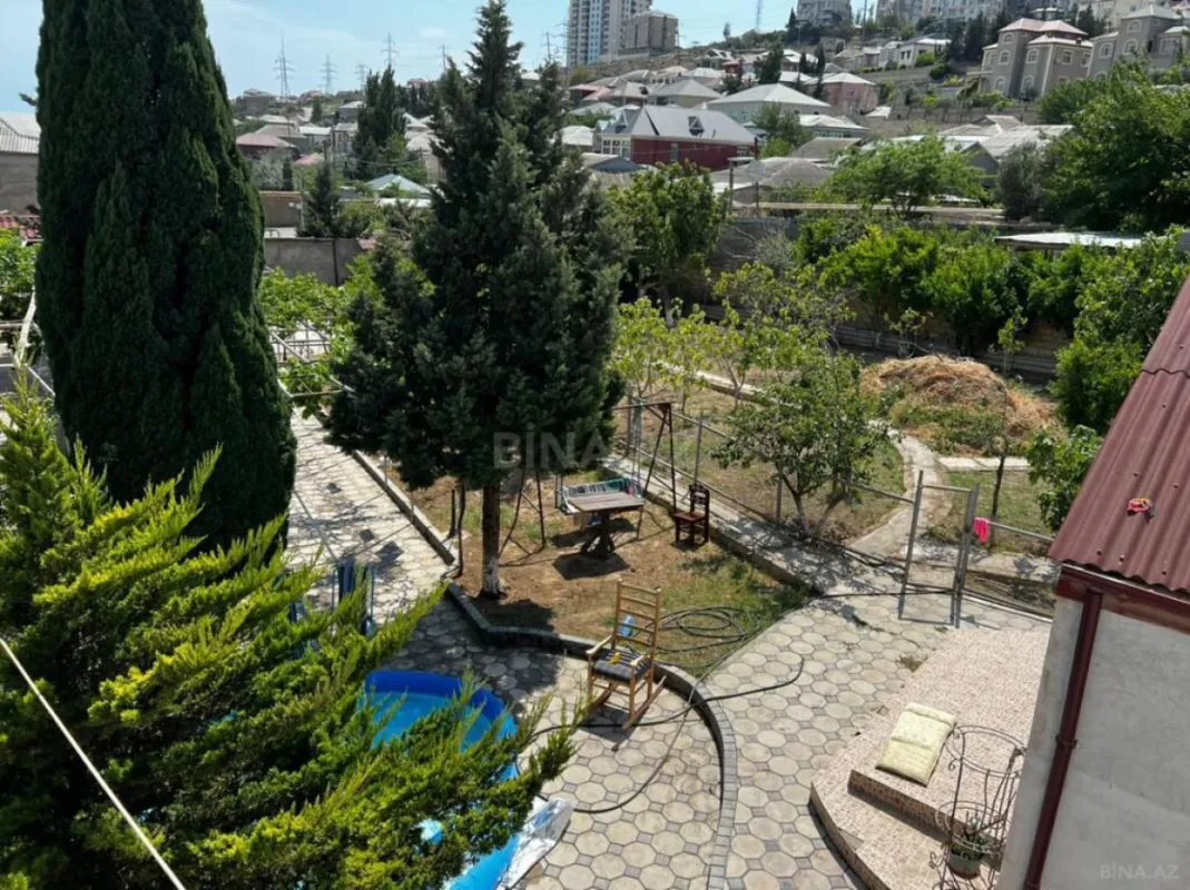Satılır 6 otaqlı həyət evi 300 m²