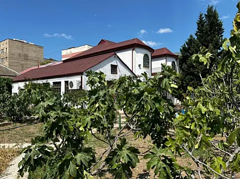 Satılır 6 otaqlı həyət evi 300 m²