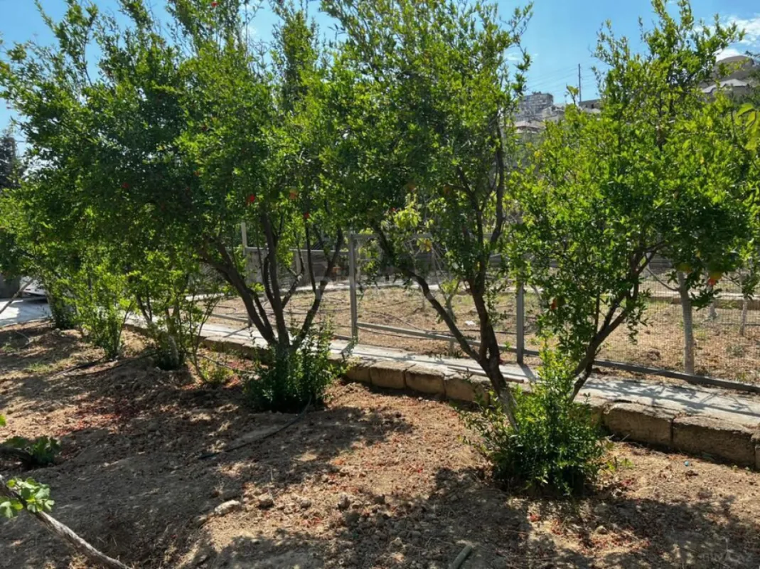 Satılır 6 otaqlı həyət evi 300 m²