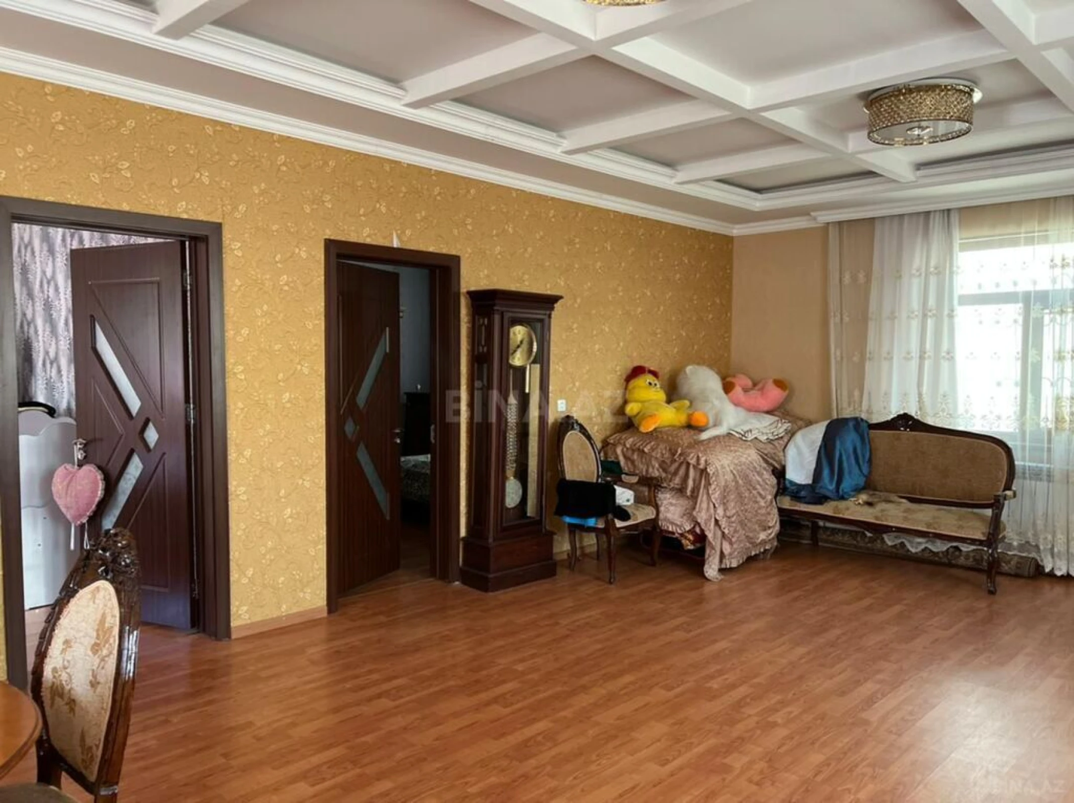 Satılır 6 otaqlı həyət evi 300 m²
