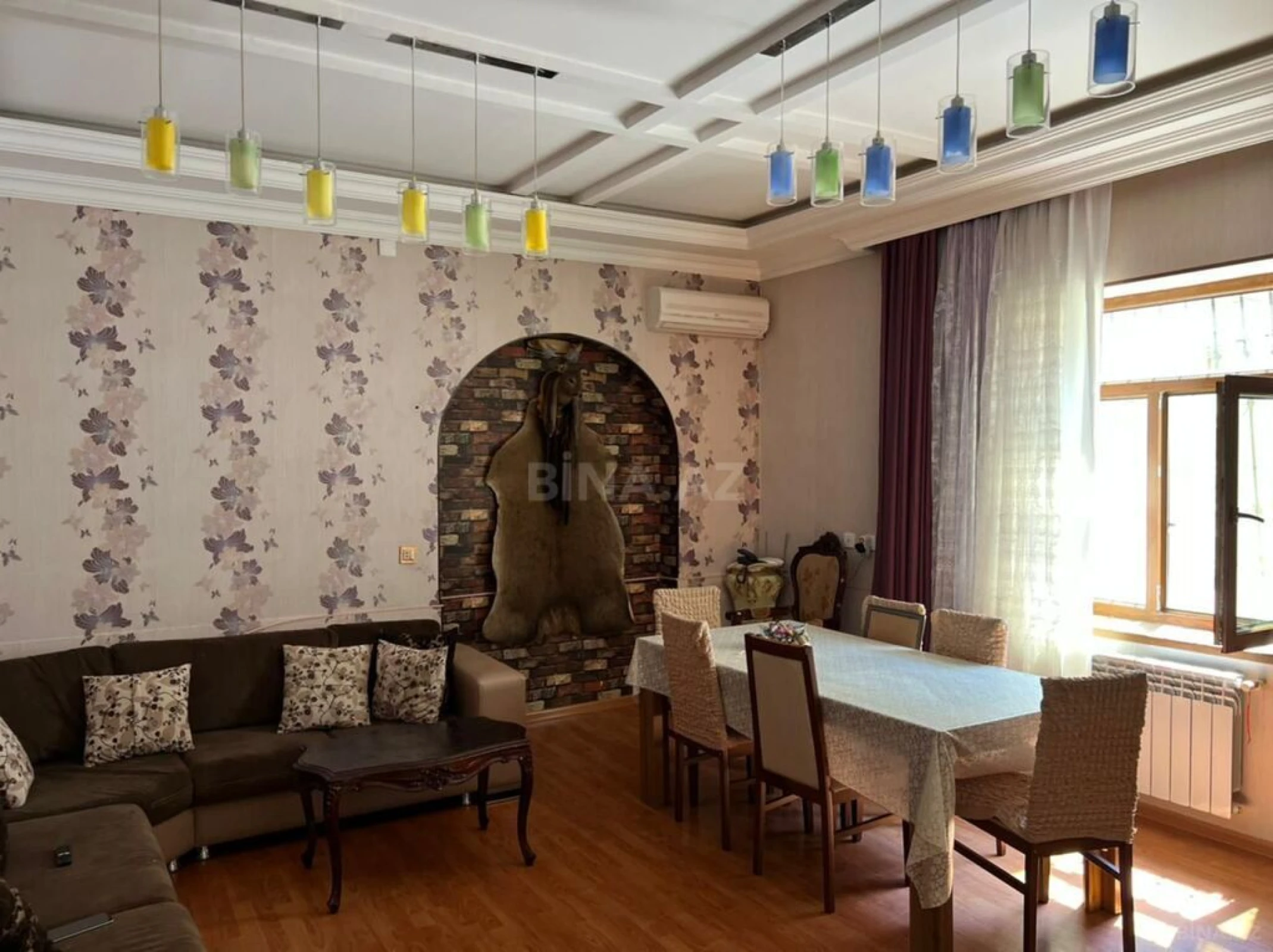 Satılır 6 otaqlı həyət evi 300 m²