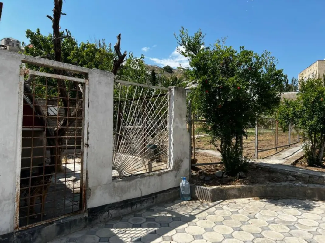 Satılır 6 otaqlı həyət evi 300 m²