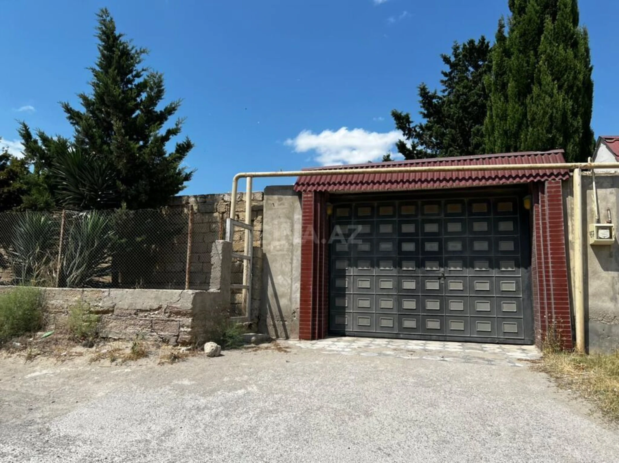 Satılır 6 otaqlı həyət evi 300 m²