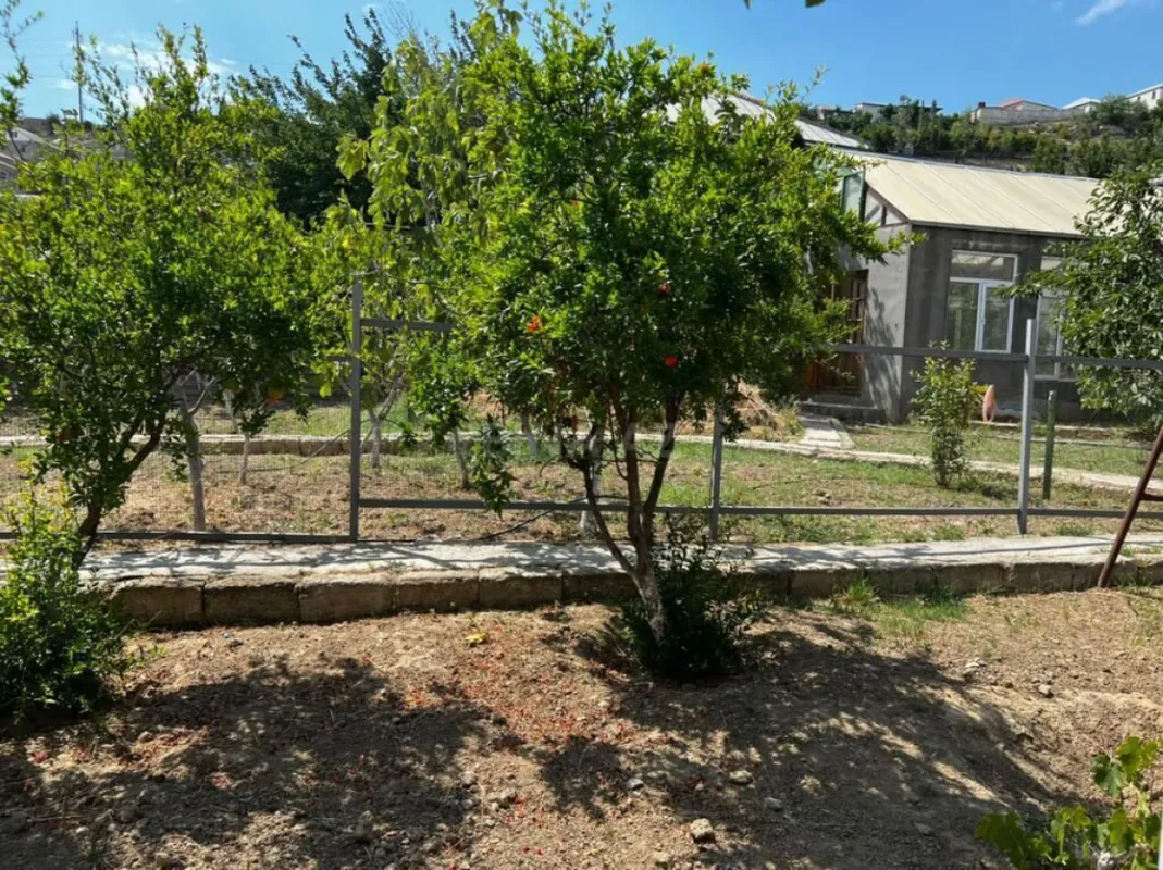 Satılır 6 otaqlı həyət evi 300 m²