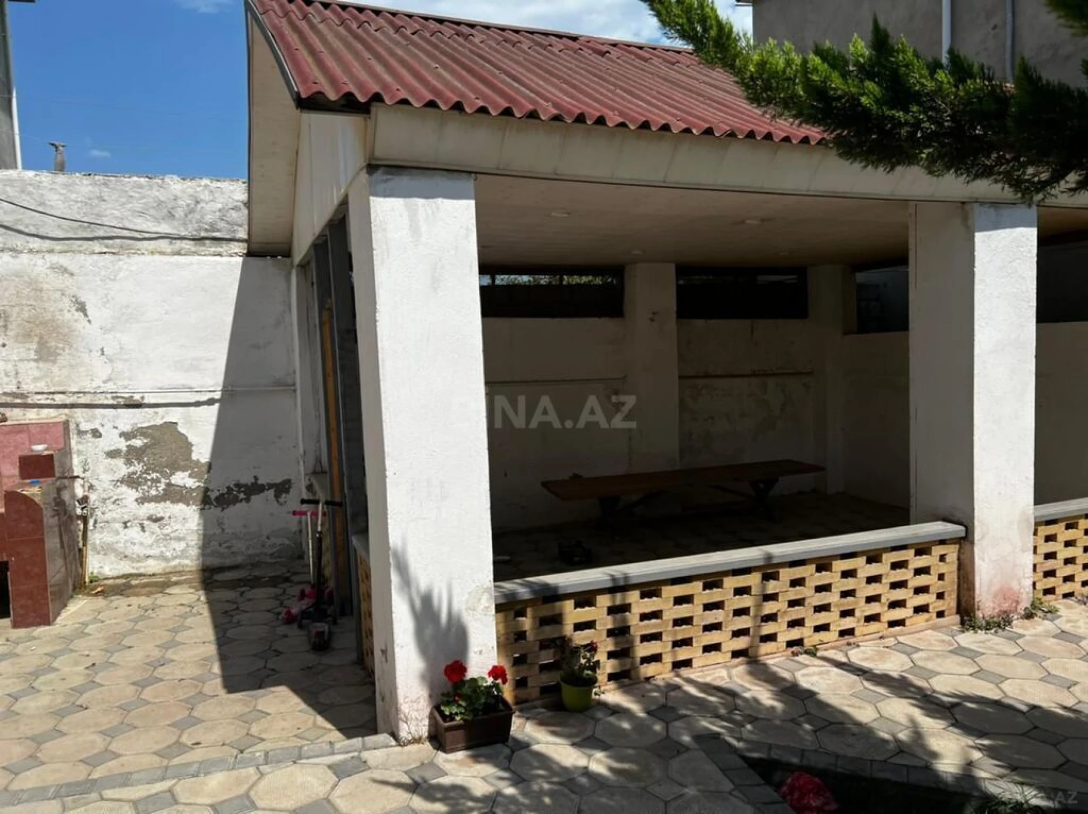 Satılır 6 otaqlı həyət evi 300 m²