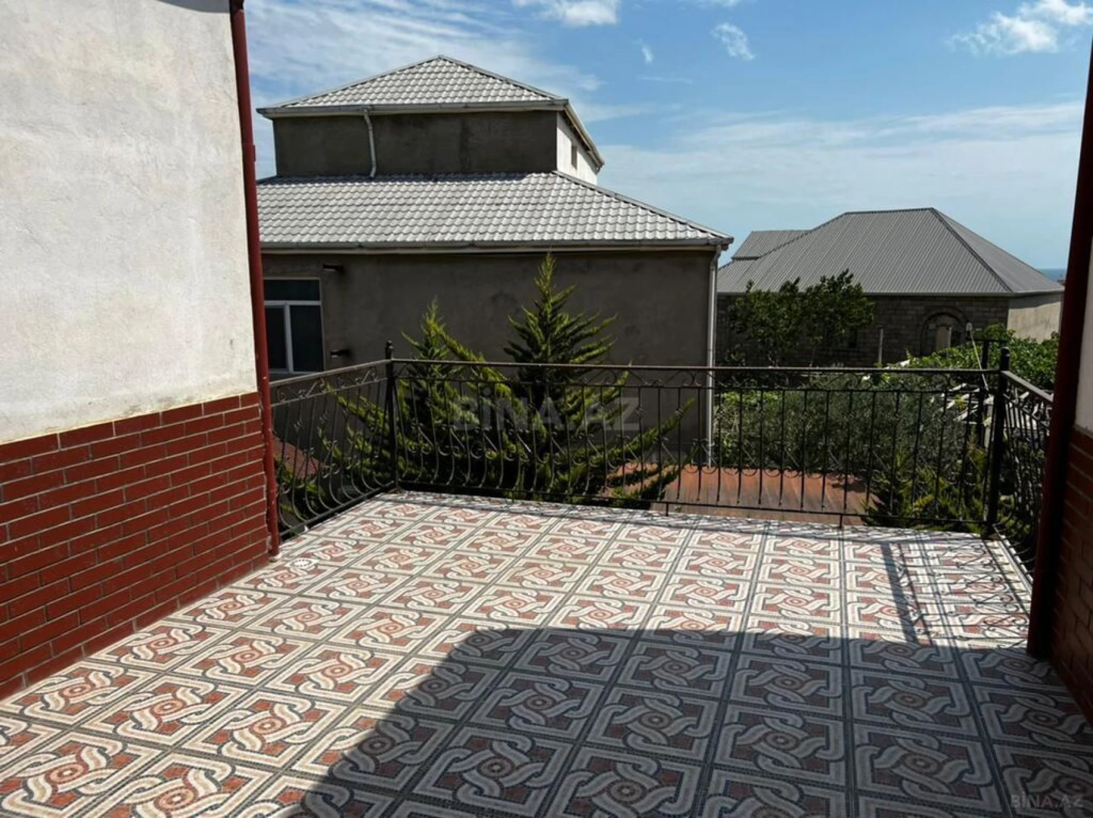 Satılır 6 otaqlı həyət evi 300 m²