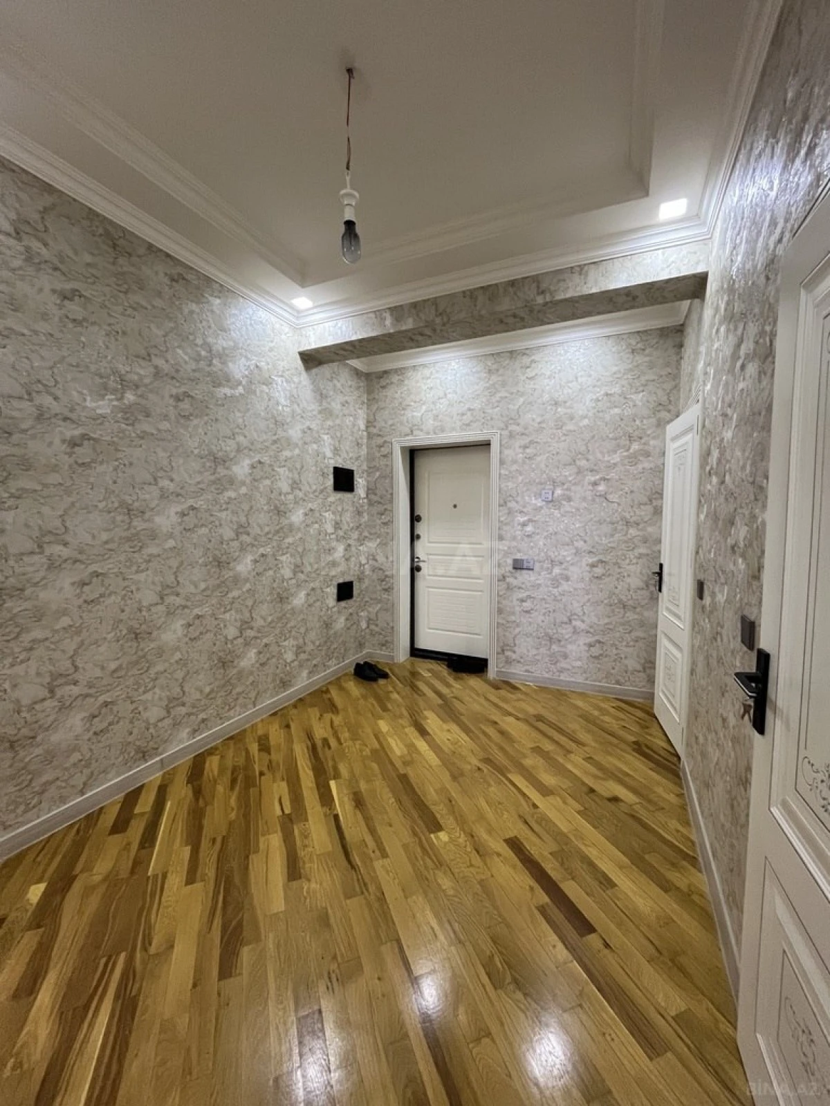 Satılır 3 otaqlı mənzil 77 m²