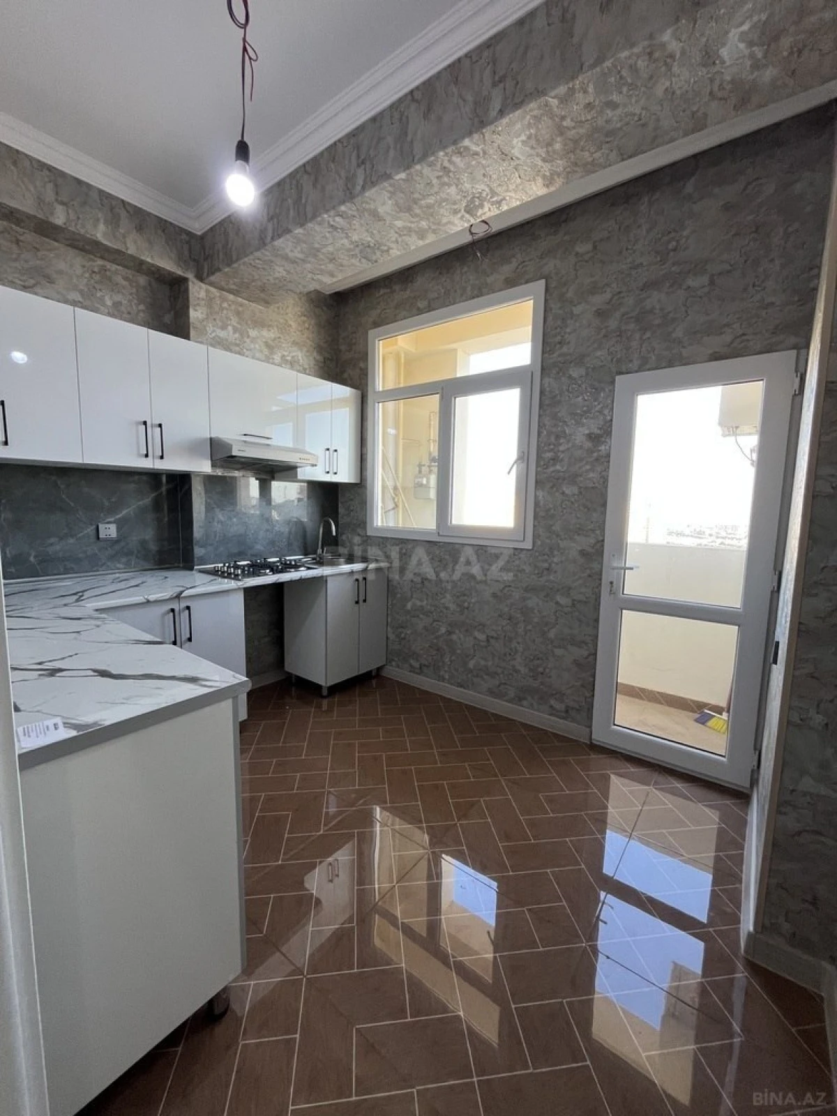 Satılır 3 otaqlı mənzil 77 m²