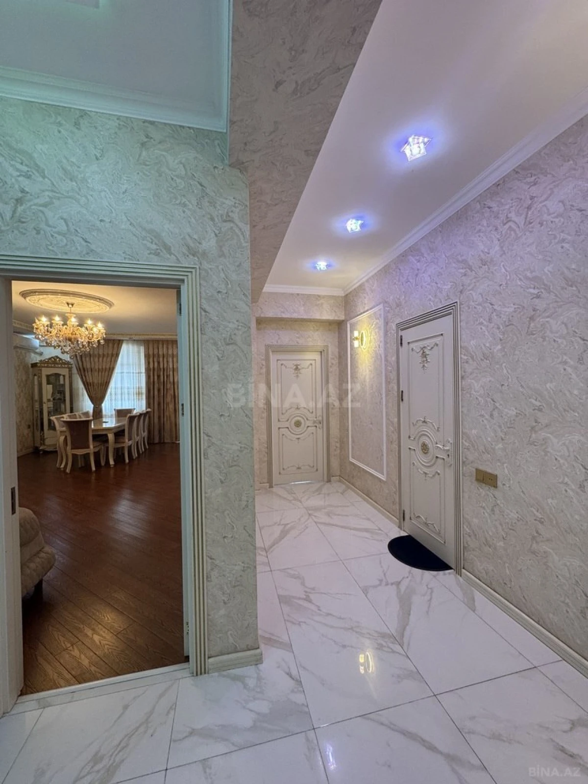 Satılır 3 otaqlı mənzil 143 m²