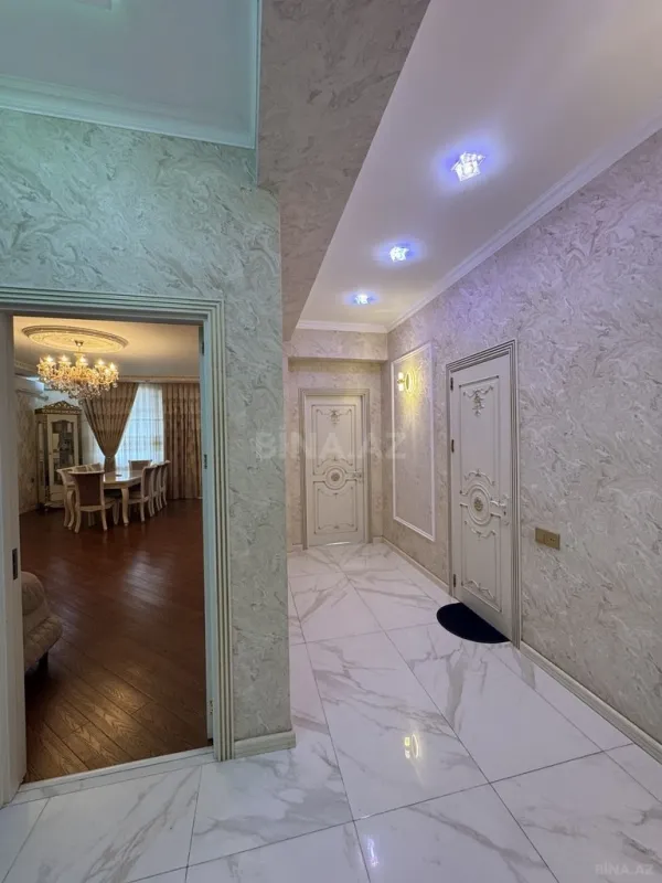 Satılır 3 otaqlı mənzil 143 m²