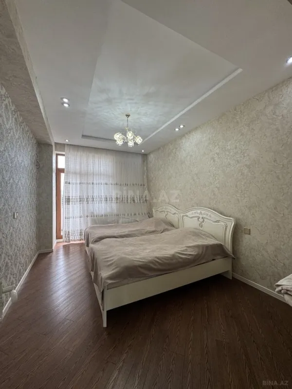 Satılır 3 otaqlı mənzil 143 m²
