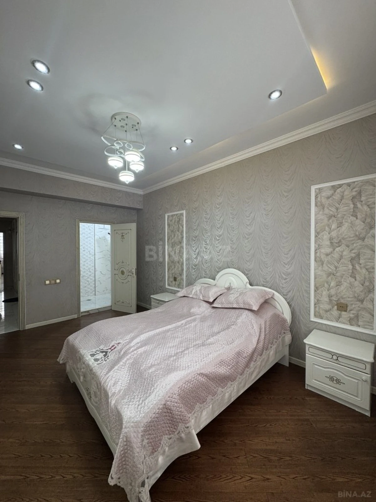 Satılır 3 otaqlı mənzil 143 m²
