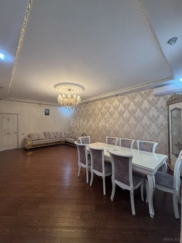 Satılır 3 otaqlı mənzil 143 m²