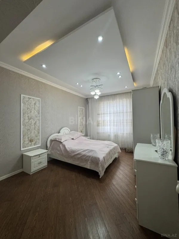 Satılır 3 otaqlı mənzil 143 m²