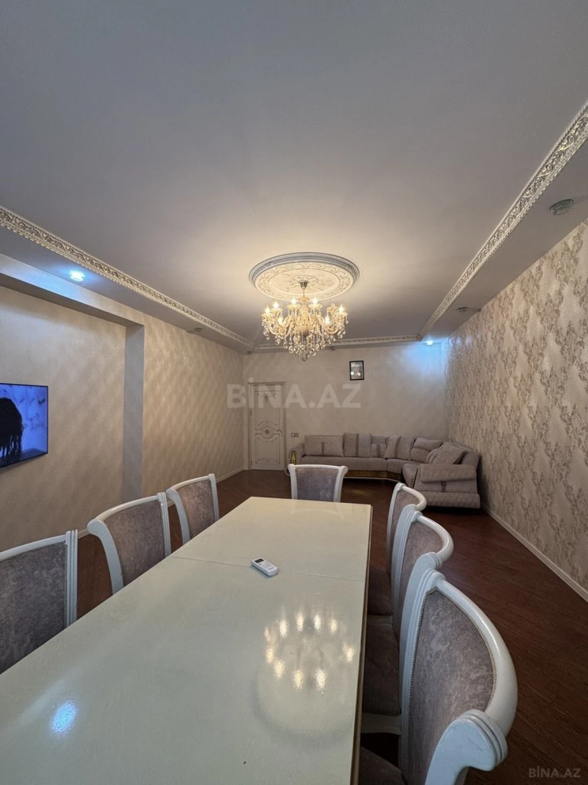 Satılır 3 otaqlı mənzil 143 m²