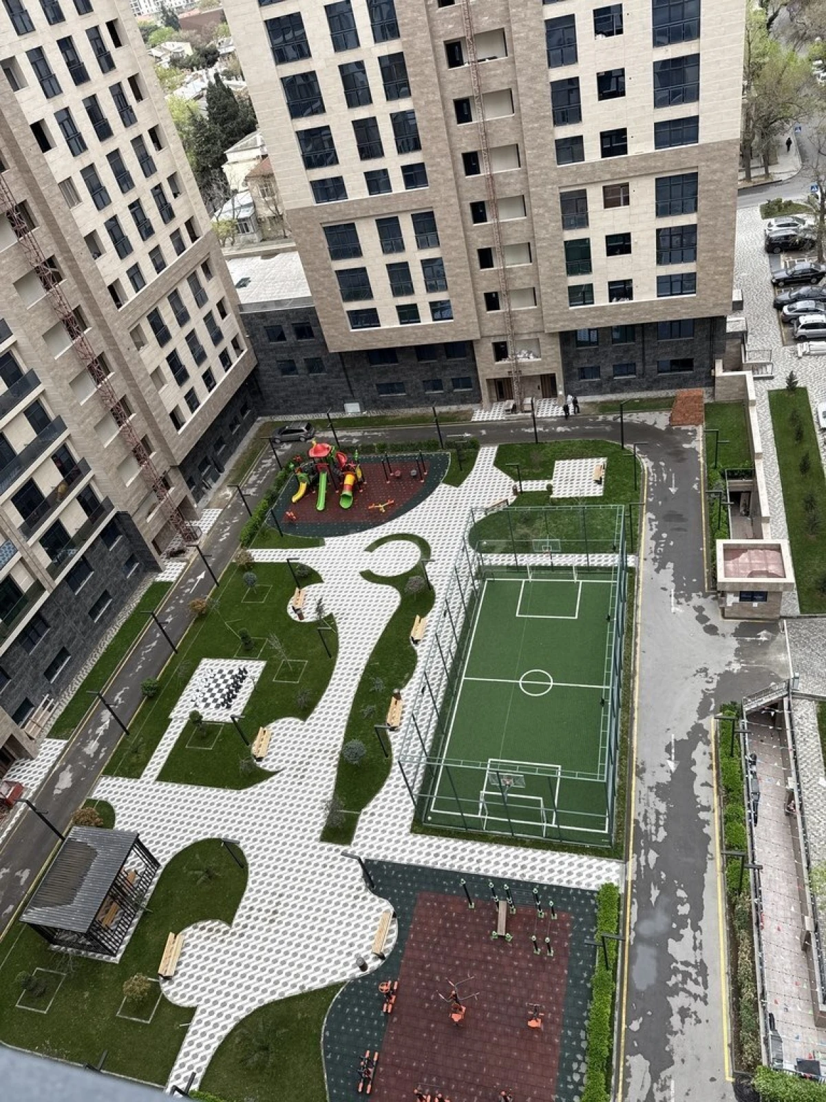 Satılır 4 otaqlı mənzil 150 m²