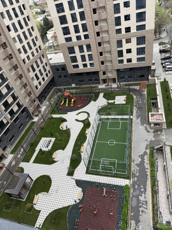Satılır 4 otaqlı mənzil 150 m²