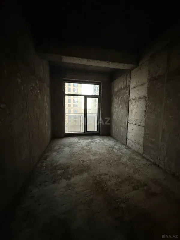 Satılır 4 otaqlı mənzil 150 m²