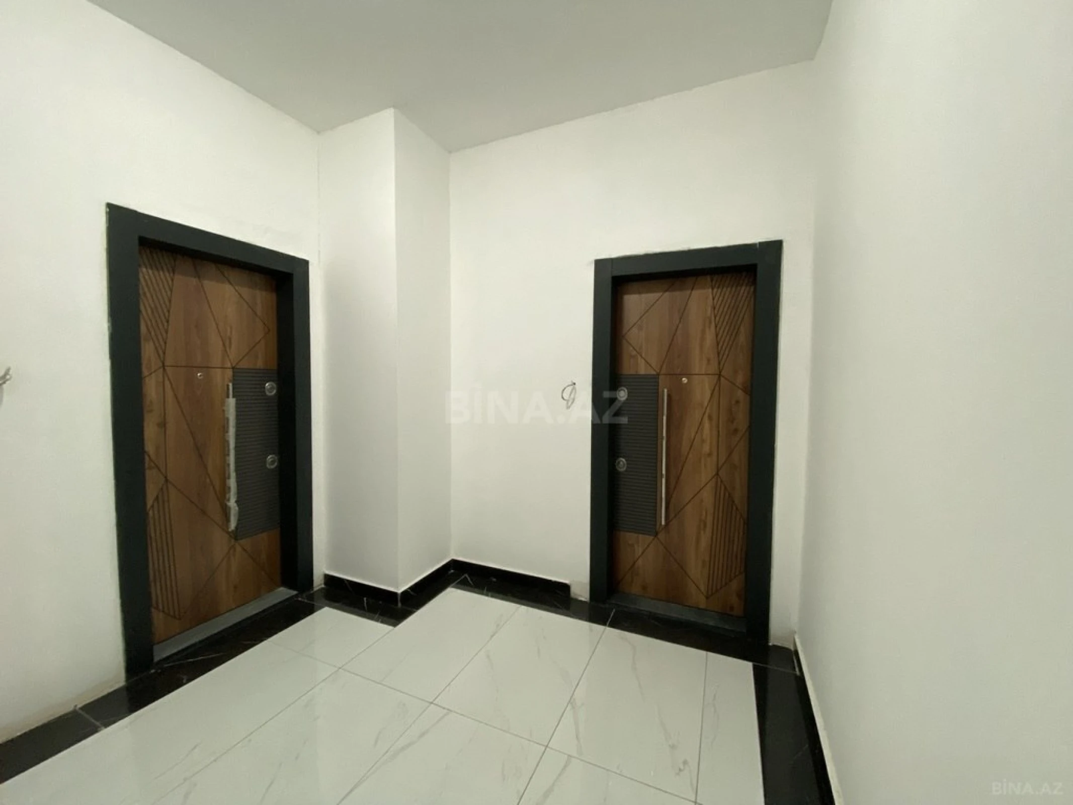 Satılır 4 otaqlı mənzil 150 m²