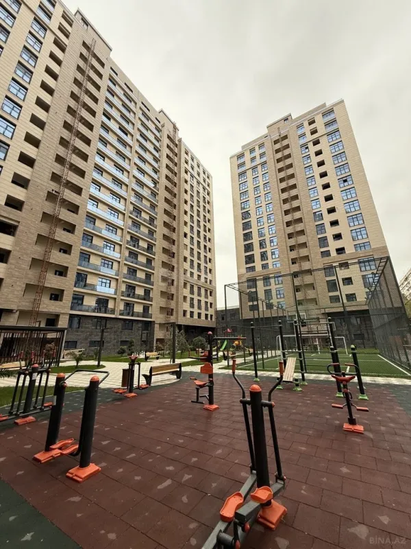 Satılır 4 otaqlı mənzil 150 m²