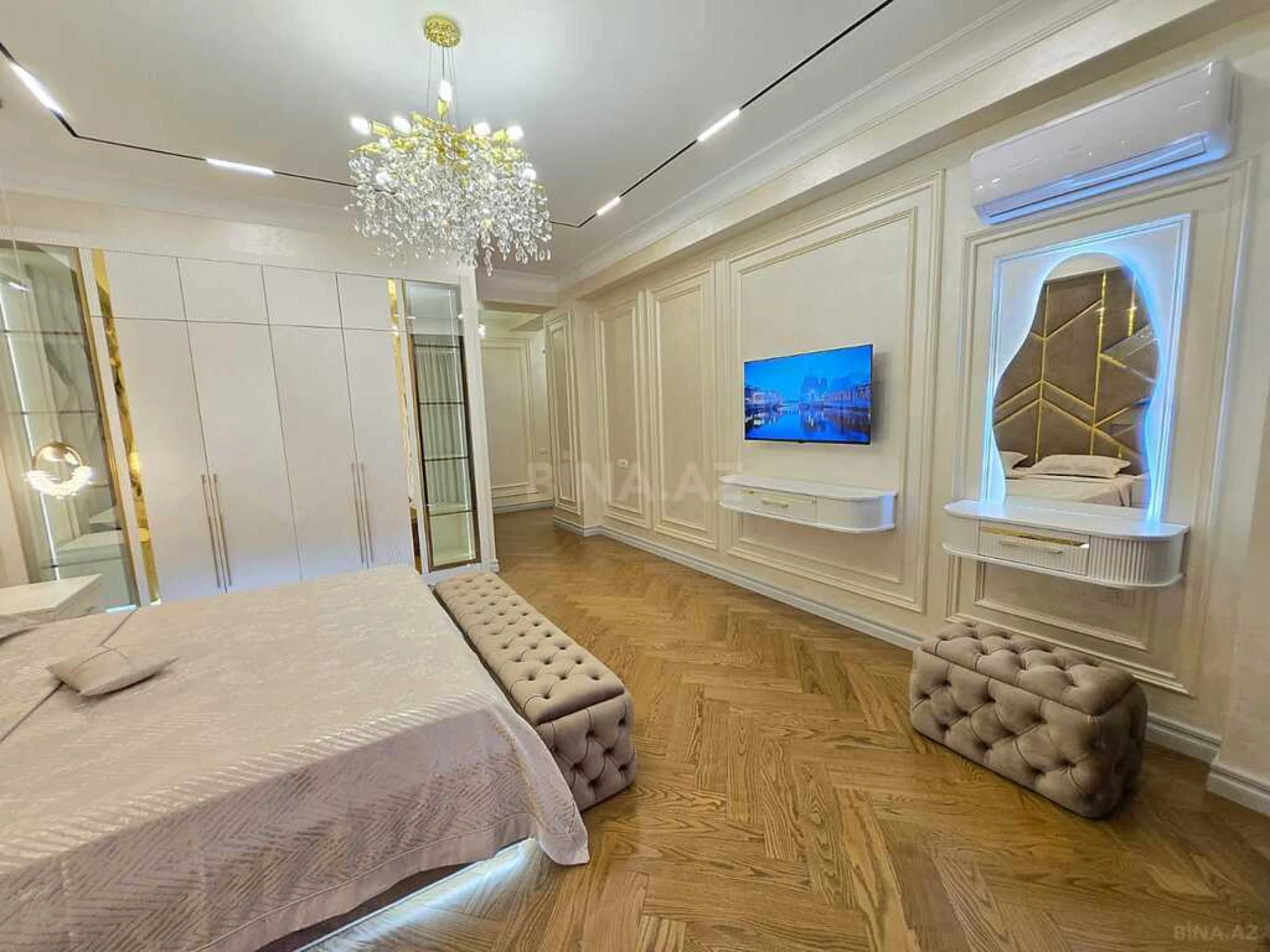 Satılır 4 otaqlı mənzil 177 m²