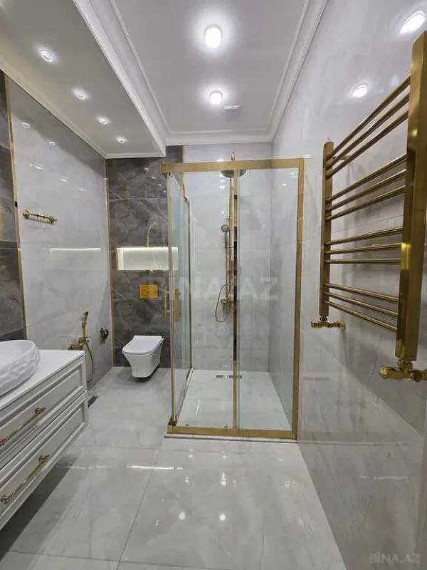 Satılır 4 otaqlı mənzil 177 m²