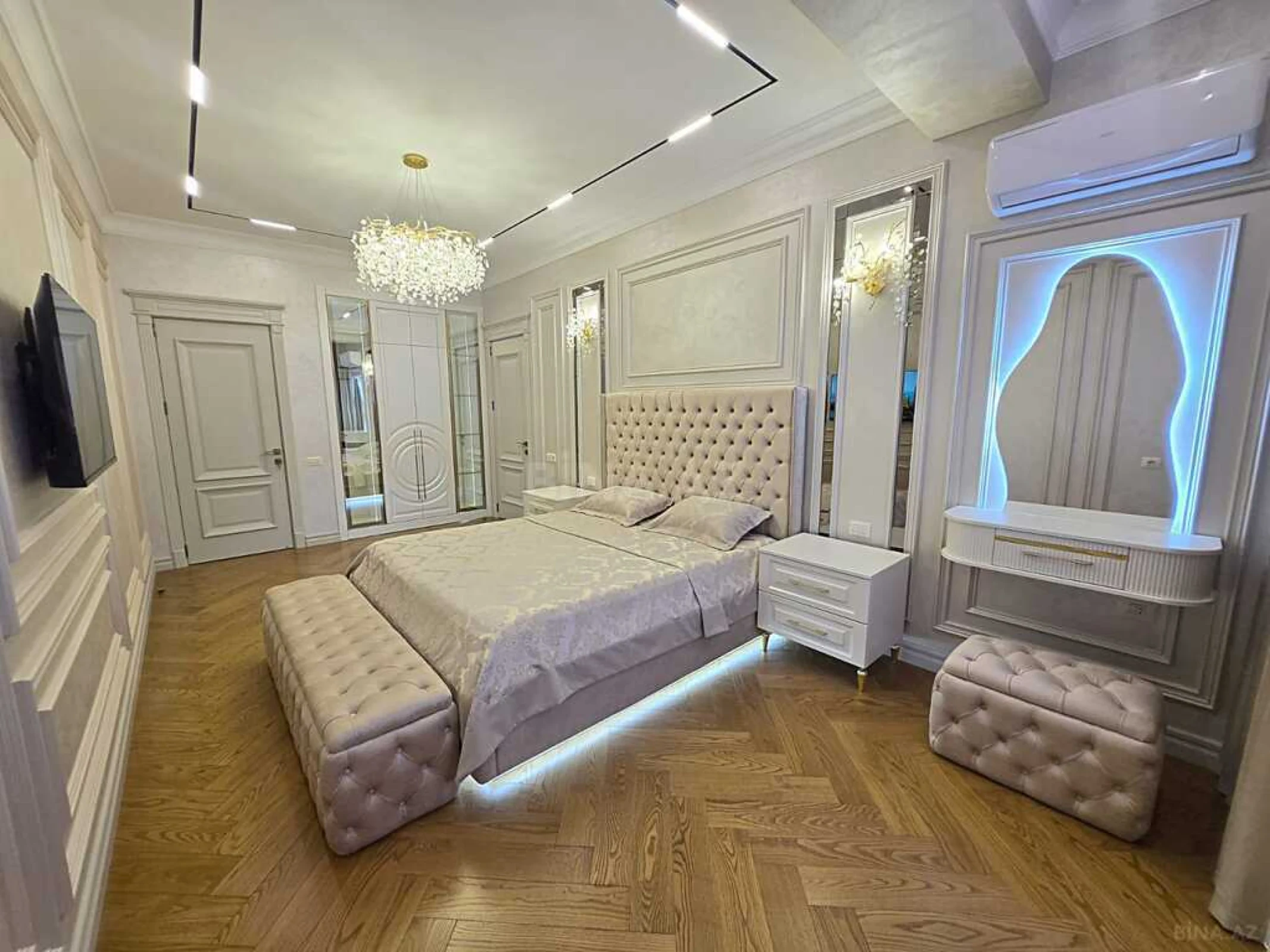 Satılır 4 otaqlı mənzil 177 m²