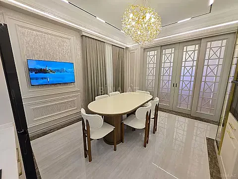 Satılır 4 otaqlı mənzil 177 m²