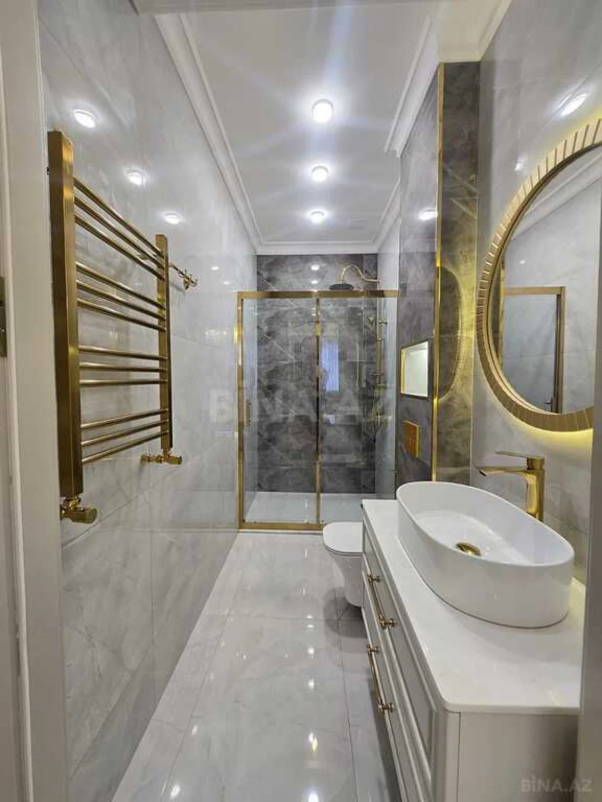 Satılır 4 otaqlı mənzil 177 m²