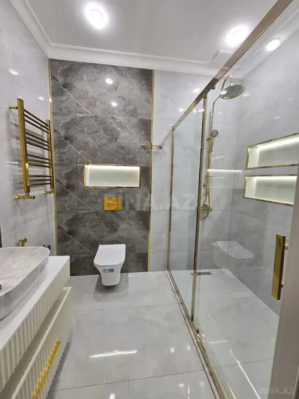 Satılır 4 otaqlı mənzil 177 m²