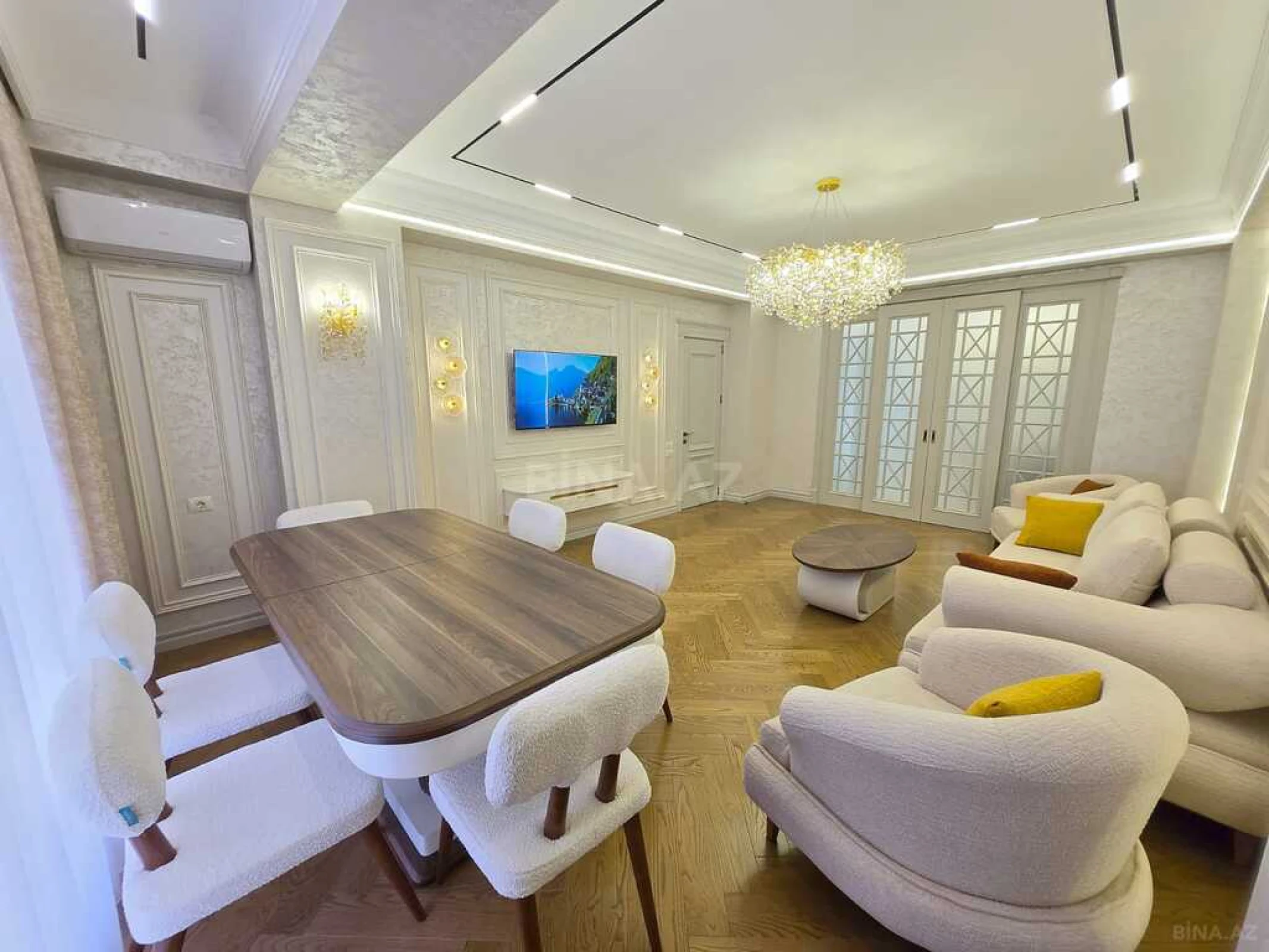 Satılır 4 otaqlı mənzil 177 m²