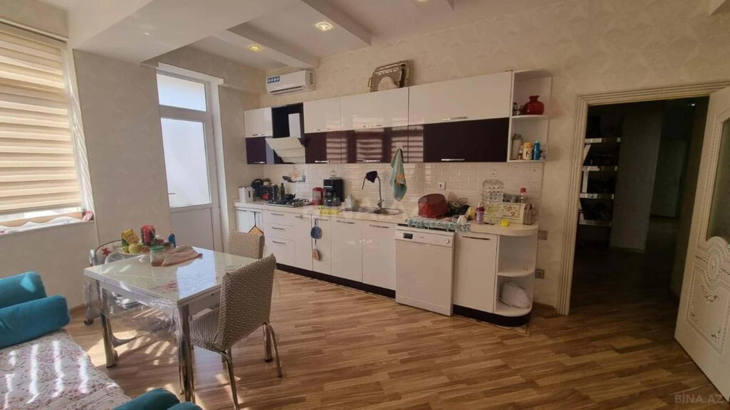 Satılır 3 otaqlı mənzil 126 m²