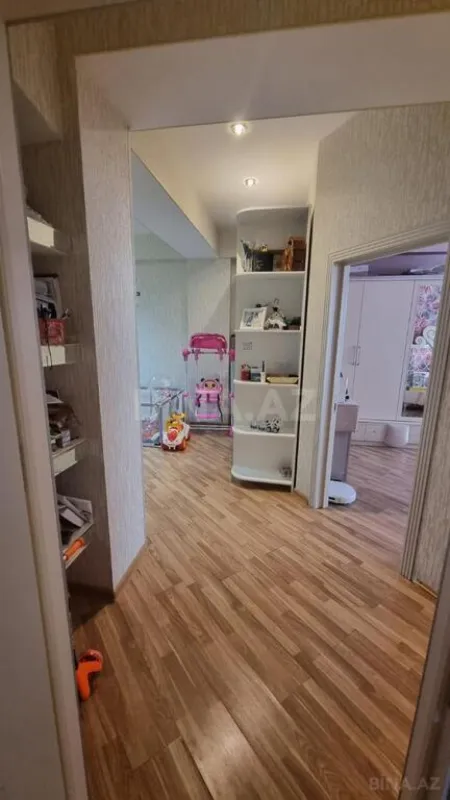 Satılır 3 otaqlı mənzil 126 m²