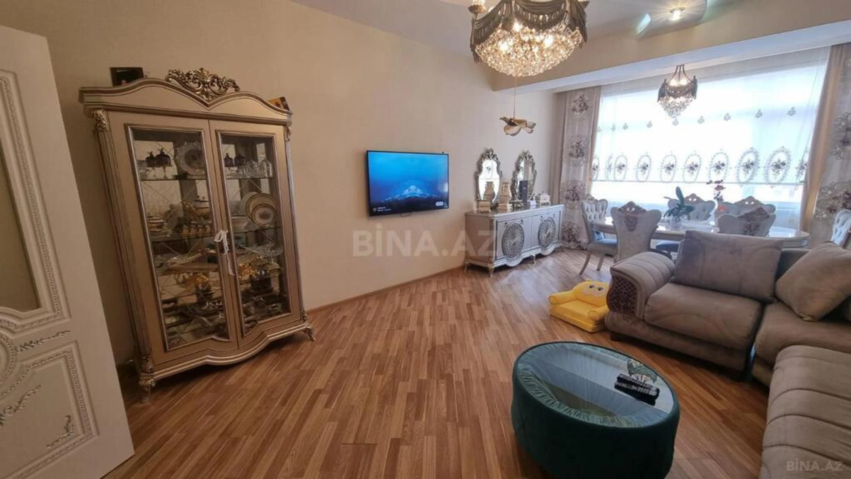 Satılır 3 otaqlı mənzil 126 m²
