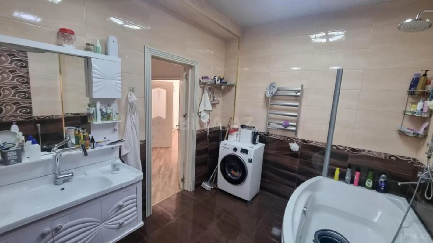 Satılır 3 otaqlı mənzil 126 m²