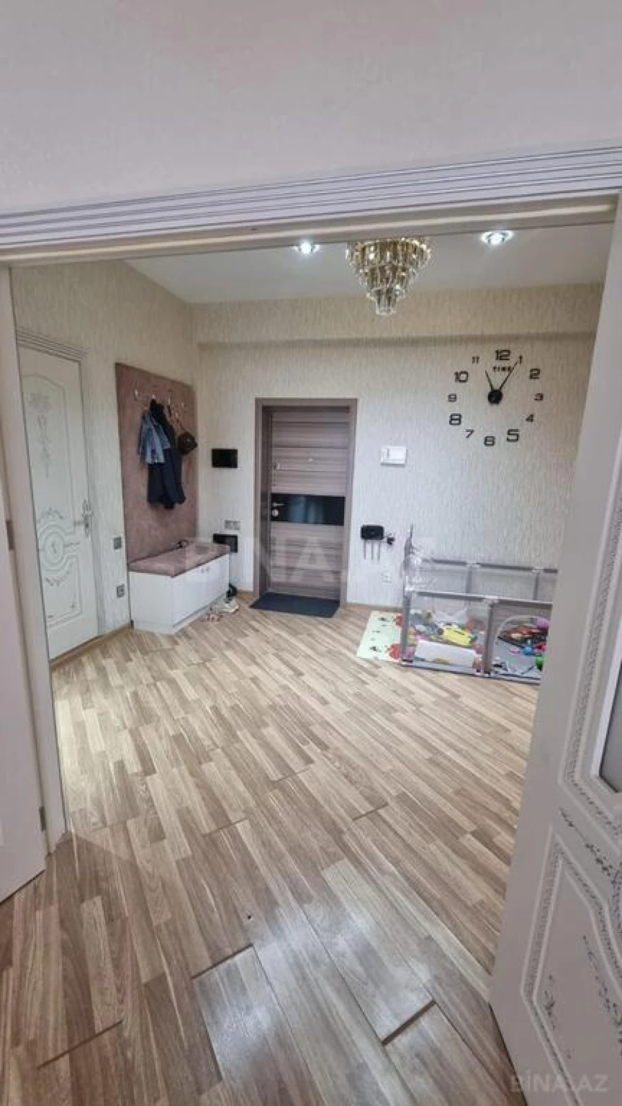 Satılır 3 otaqlı mənzil 126 m²