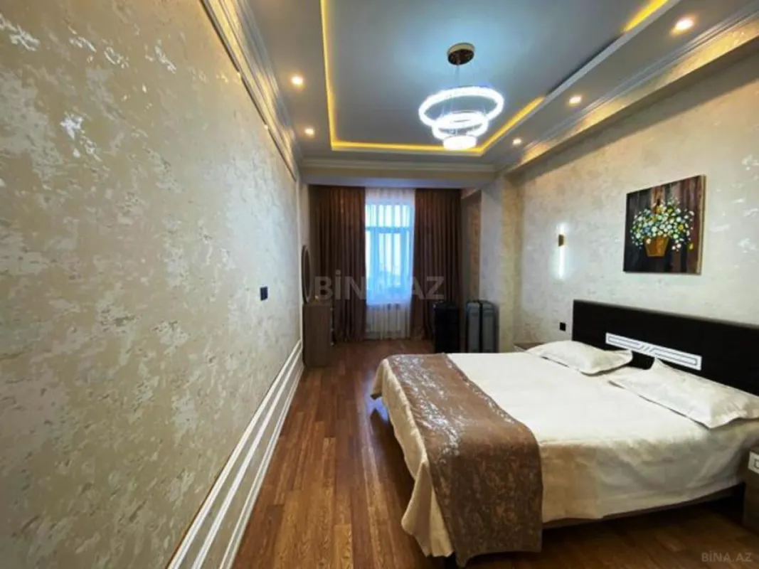 Satılır 3 otaqlı mənzil 105 m²