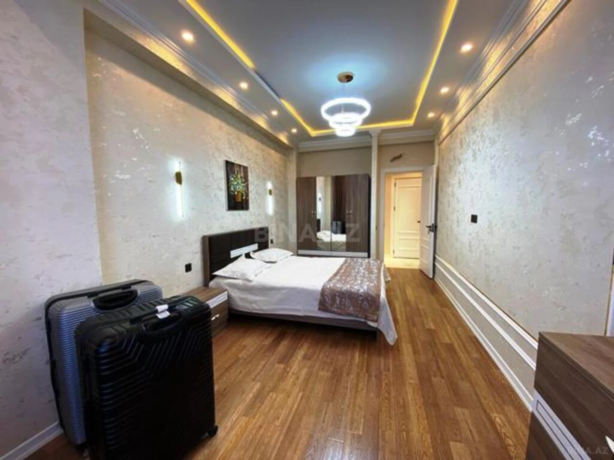 Satılır 3 otaqlı mənzil 105 m²