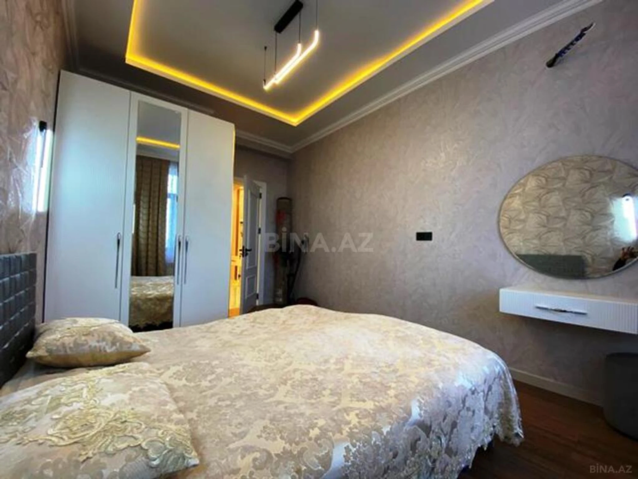 Satılır 3 otaqlı mənzil 105 m²
