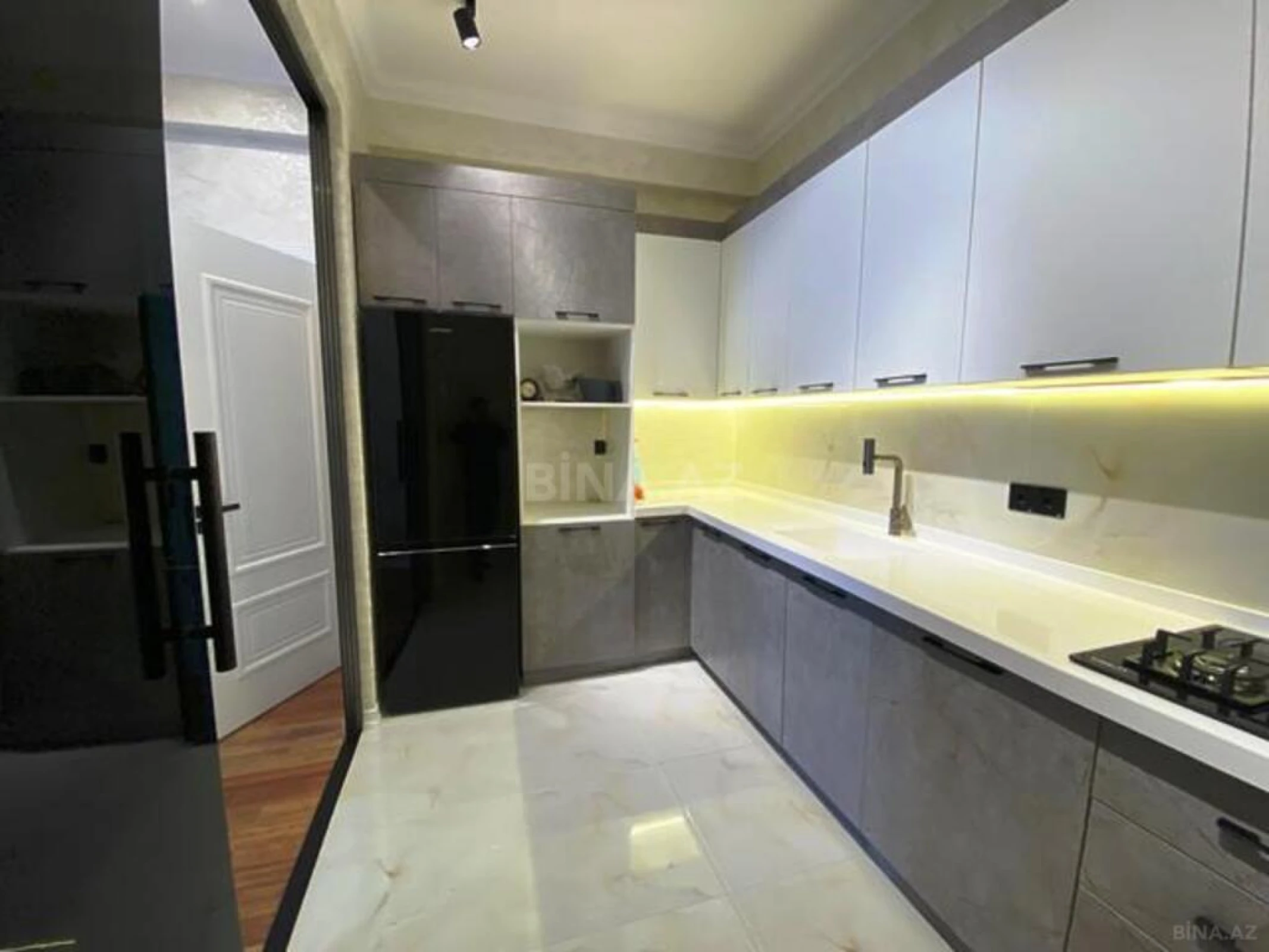 Satılır 3 otaqlı mənzil 105 m²