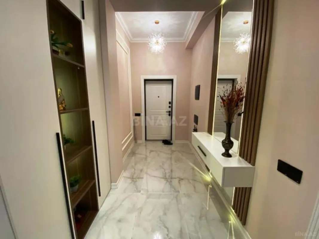 Satılır 3 otaqlı mənzil 105 m²