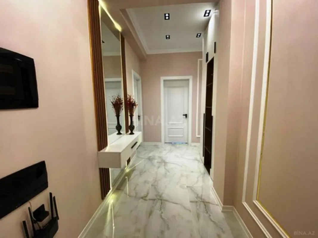 Satılır 3 otaqlı mənzil 105 m²