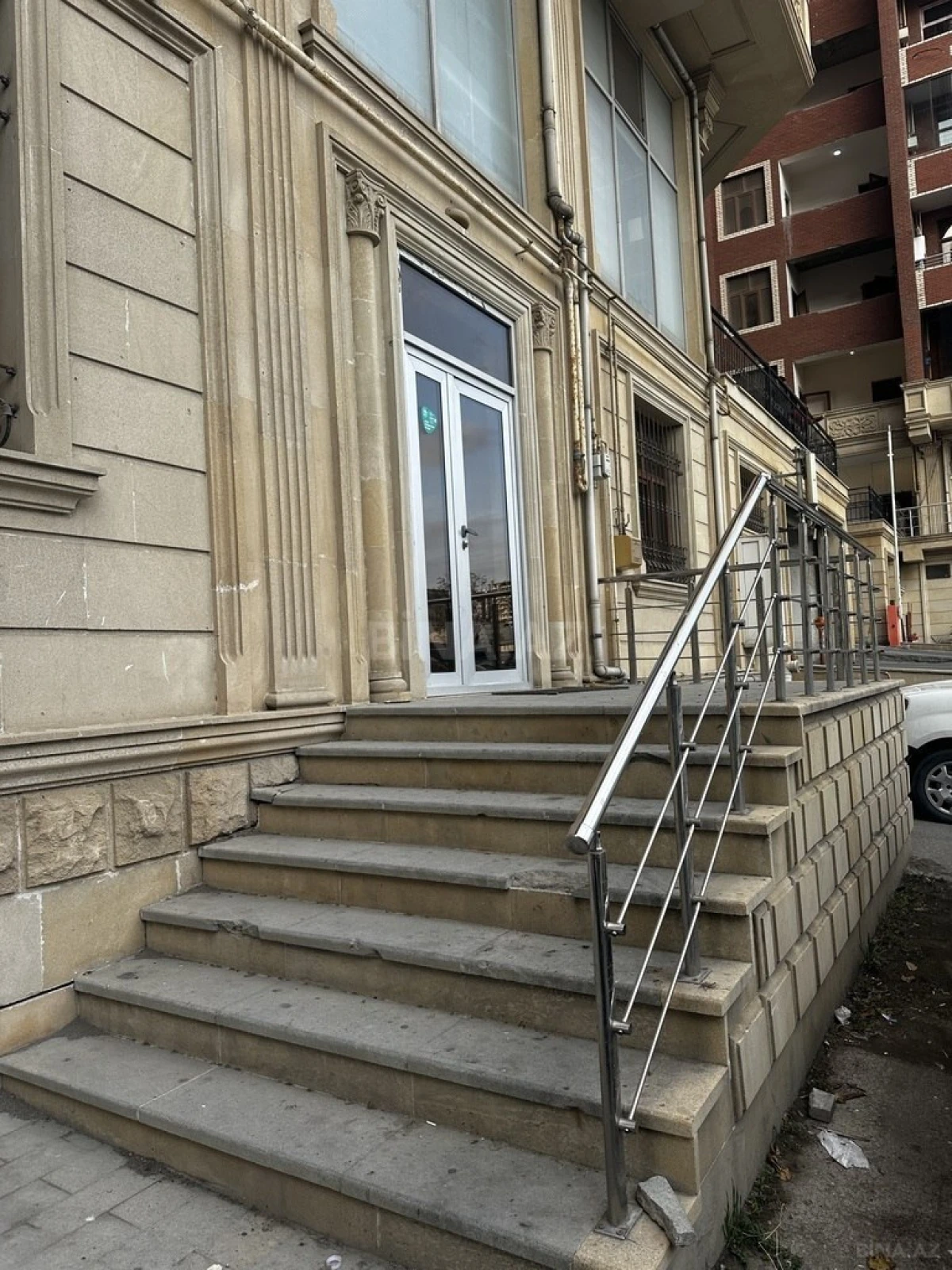 Kirayə verilir obyekt 142 m²