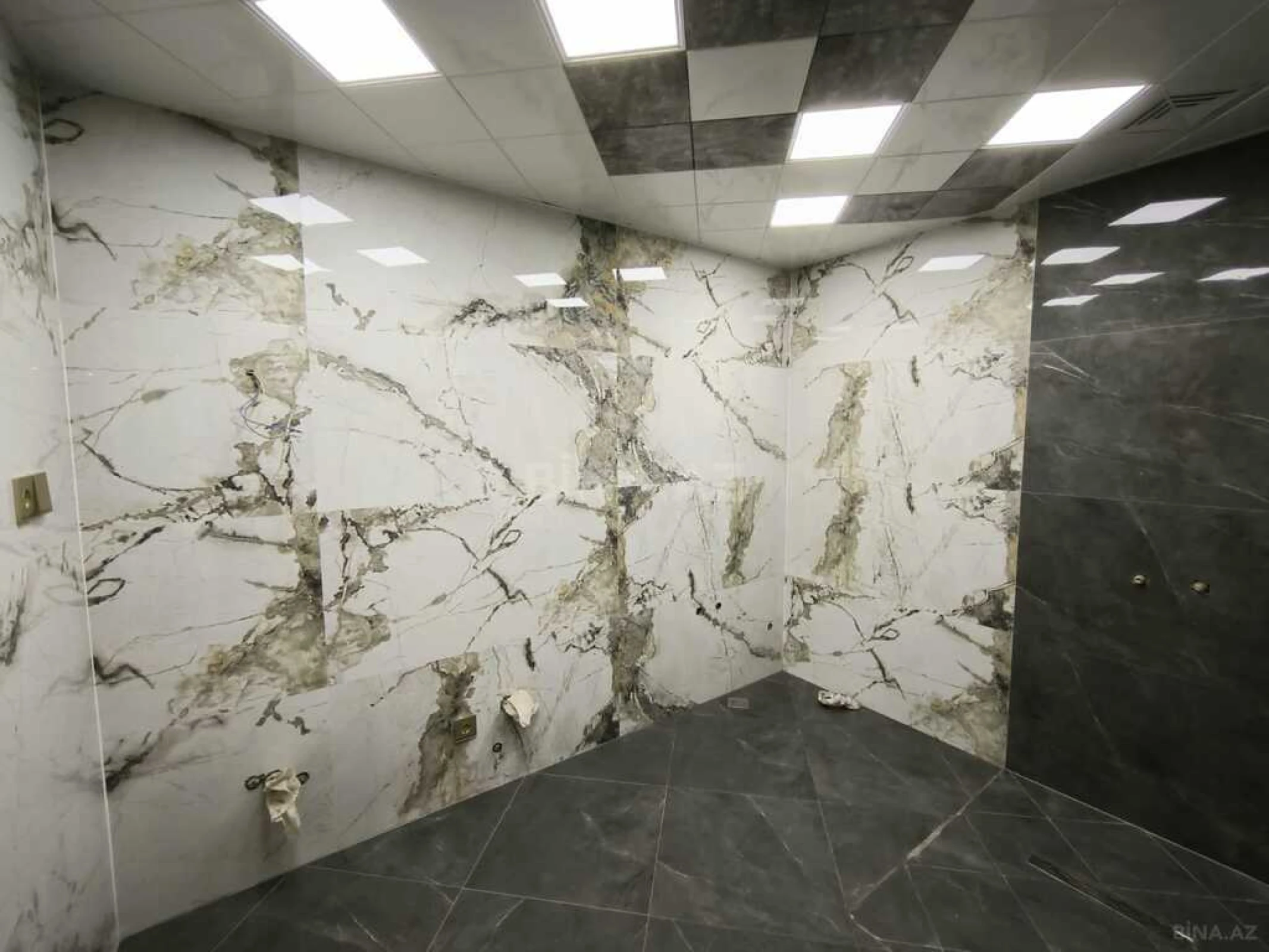 Satılır 3 otaqlı mənzil 145 m²