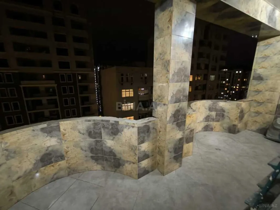 Satılır 3 otaqlı mənzil 145 m²