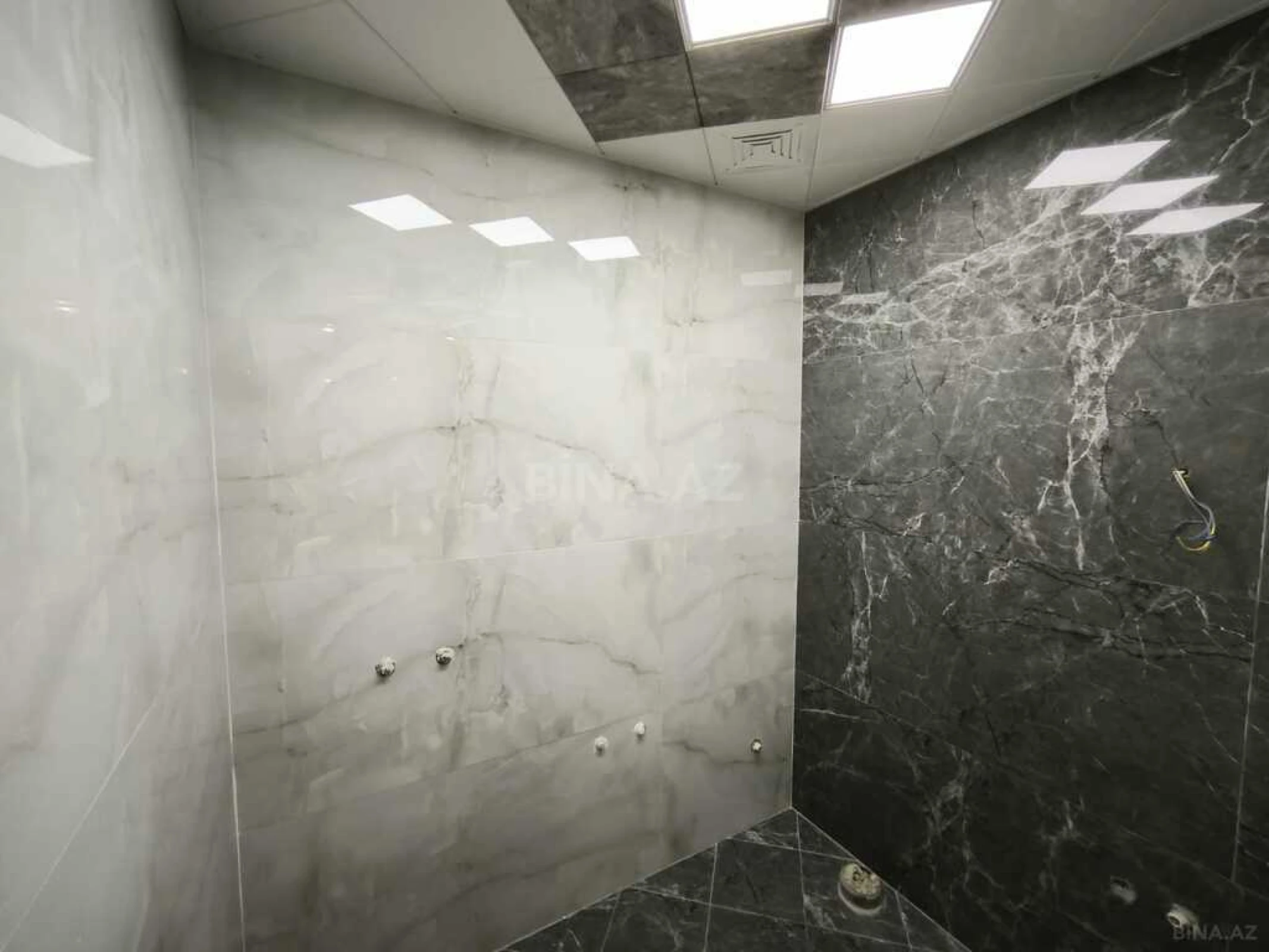 Satılır 3 otaqlı mənzil 145 m²