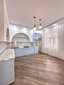 Satılır 5 otaqlı həyət evi 210 m²