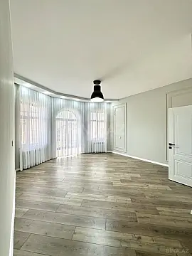 Satılır 5 otaqlı həyət evi 210 m²