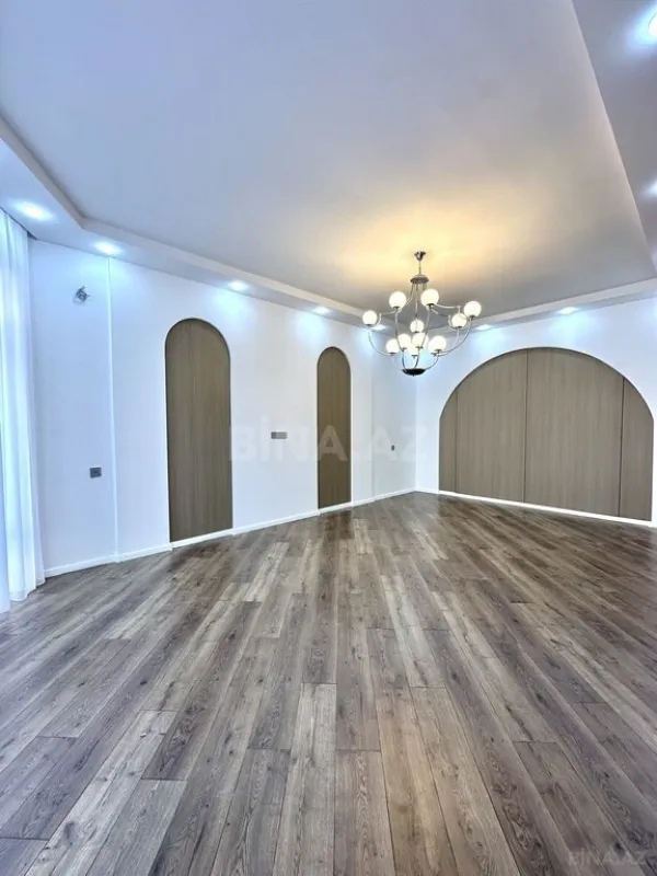 Satılır 5 otaqlı həyət evi 210 m²